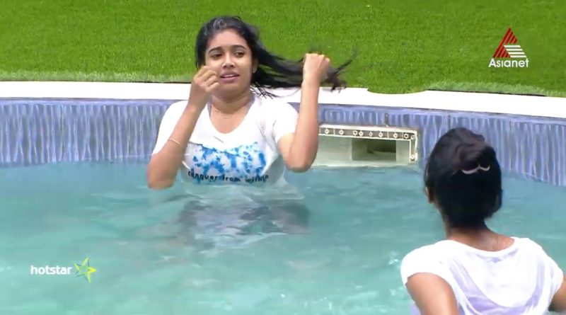 sandra Johnson Reshma Rajan Bigg Boss Malayalam