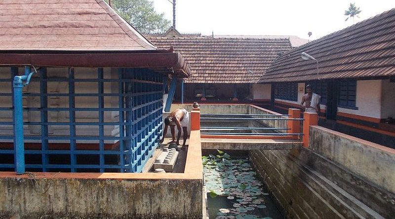 Dhakshina-Mookambika-Temple-North-Paravoor-Kerala-Temples