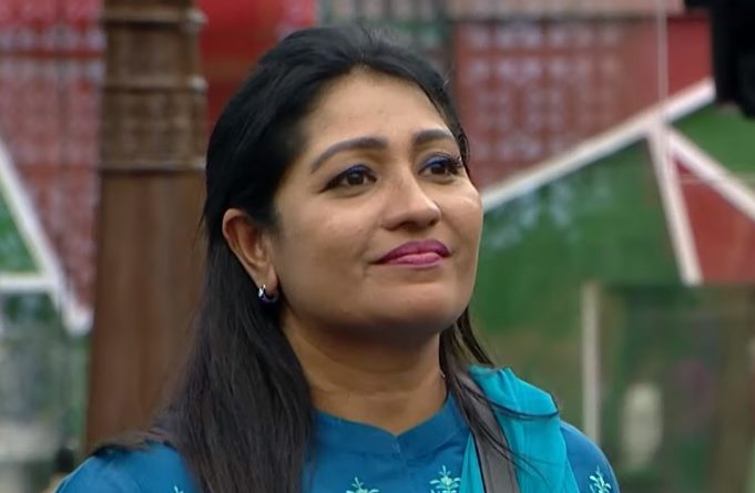 Thezni Khan eliminated & Third wild card entry :bigg boss malayalam 2
