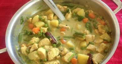Chicken Stew (Chunks of Chicken & Veggies)