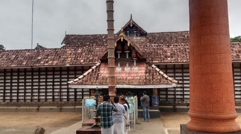 Peruvaram Mahadeva Temple, Temple North Paravoor